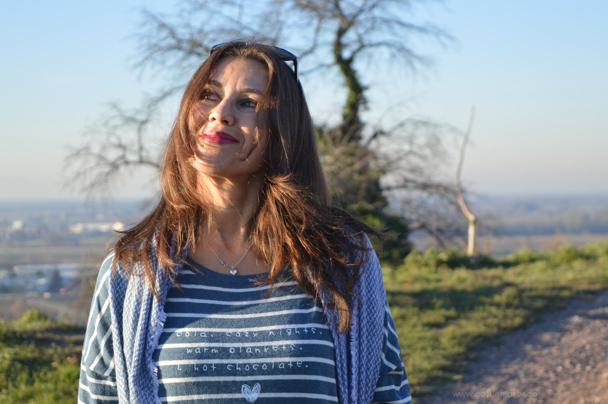 Anja9600's tweet photo. Mein #cozyoutfit mit #basefield - so cool und stylish: https://t.co/hBy4FbEiY5 #modeblog #streetstyle #fashionblogger #maritim https://t.co/xhuaTZL7kf