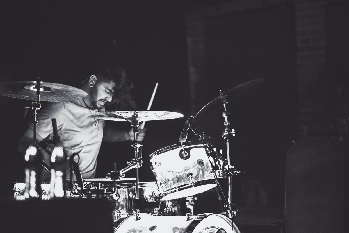 divisionsUT's tweet photo. 01/07/2017
@Mr_Suitt
📸: @TimBur23
@SABIAN_Vault | @VaterDrumsticks | @remopercussion | @drumdots
#divisons #slc #divyjams https://t.co/LIZA5Tv7M8