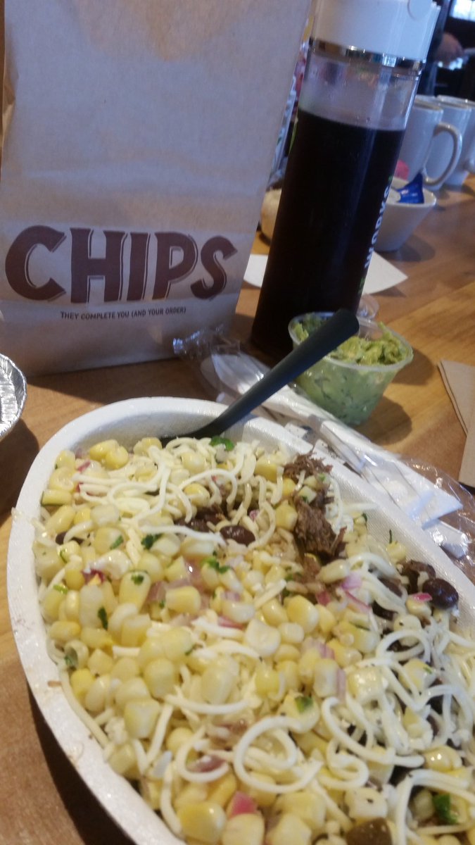 ashynicole55's tweet photo. #barbacoa #chipotle 
Time to grub!!! https://t.co/GKObkHN2DP