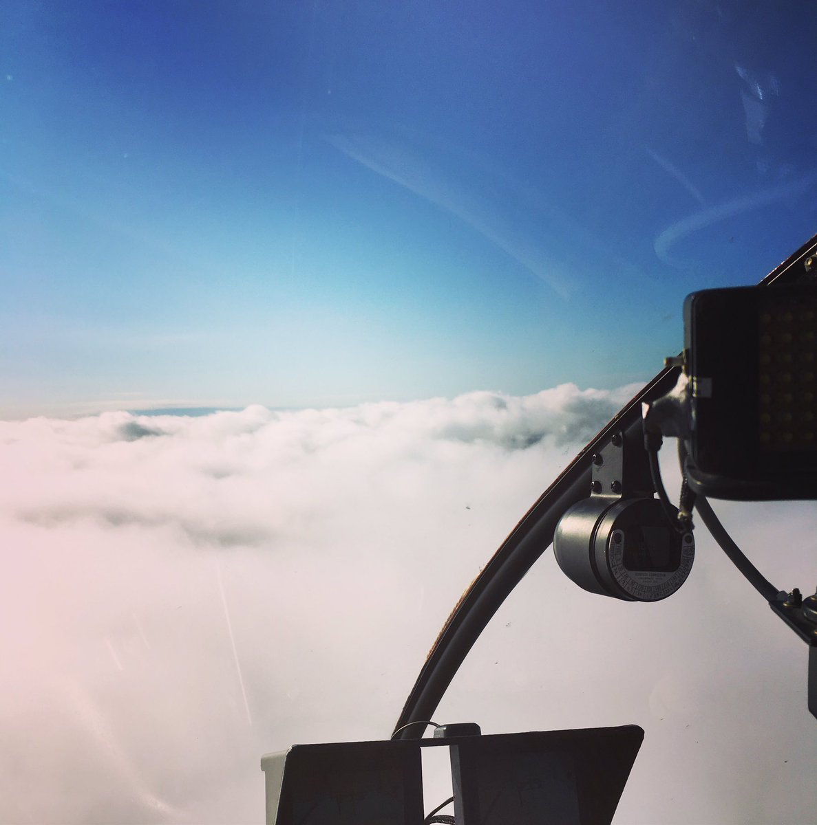 Floating on clouds this Monday 🙌🏻🙌🏻🙌🏻 <a href="/chopperdaveqld/">Dave Andrews</a>