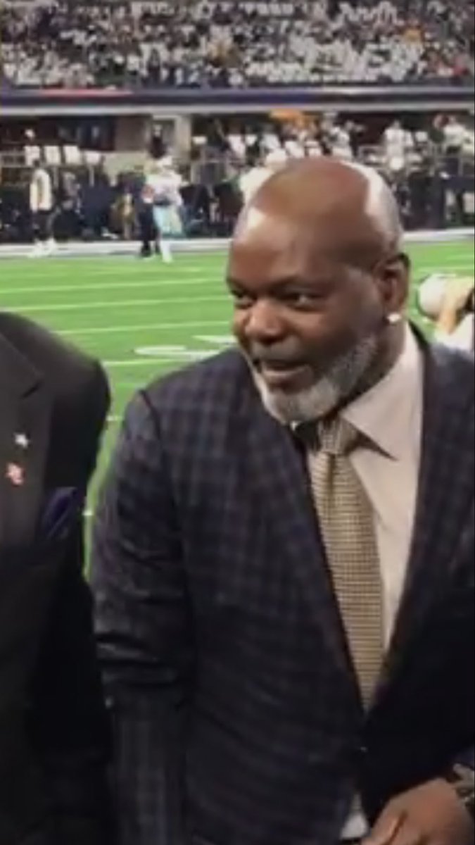 NoahAdler88's tweet photo. When boo holds your hand during the game #CowboysNation https://t.co/hIBr4RufHD