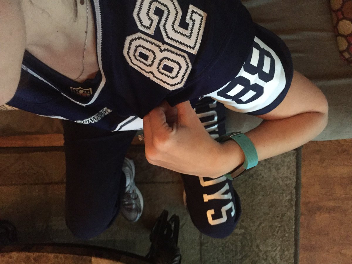 khamill's tweet photo. When you can't decide which jersey to wear... #wearboth https://t.co/VZtdJ4pNOC