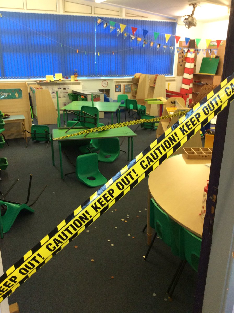 SCPSRecYear1's tweet photo. Uh oh! Someone's been in our classroom ... lets start collecting the evidence boys and girls 🔎 https://t.co/co4w5dutTD