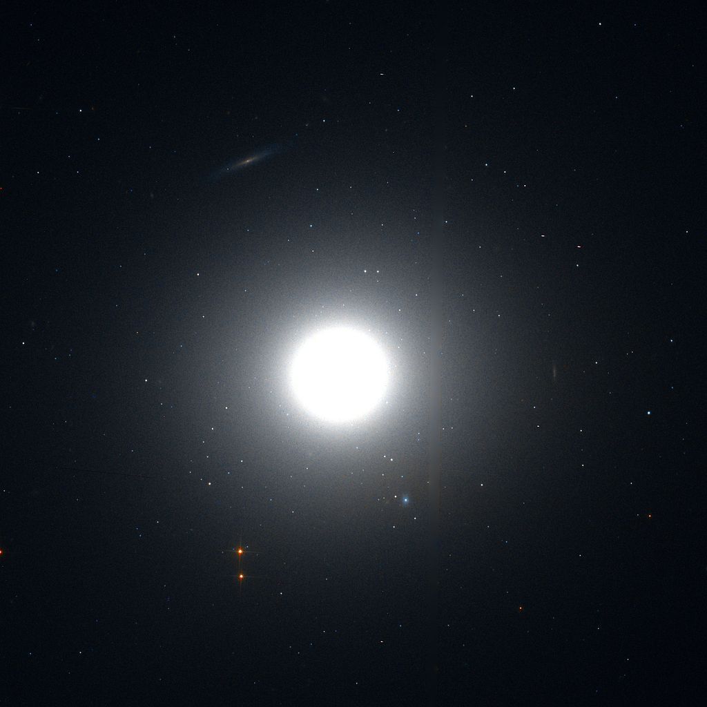 Learntoskywatch's tweet image. M89 | E0 Elliptical Galaxy in Virgo
Looks perfectly circular from Earth
Found right in the middle of the Coma-Virgo Cluster
Image: Hubble