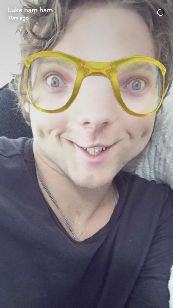 5SOSTumblrx's tweet photo. THIS. RT IF U AGREE https://t.co/UKcw6SGQHp