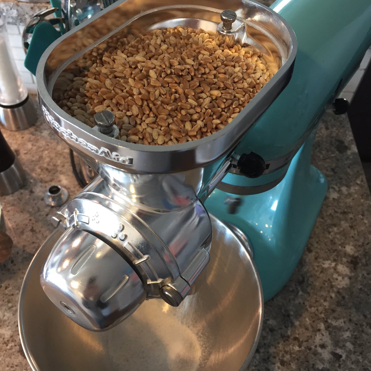 craigbobby's tweet image. @KitchenAidUSA #grainmill #breadnerd