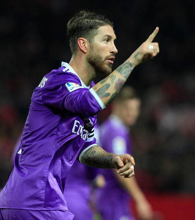 lastboy13's tweet photo. Don't feel bad #SergioRamos you one of the #best #soccer #player in the world. #SevillaFC vs #RealMadrid. #fcbaecelona #fans https://t.co/iUnI6862OS