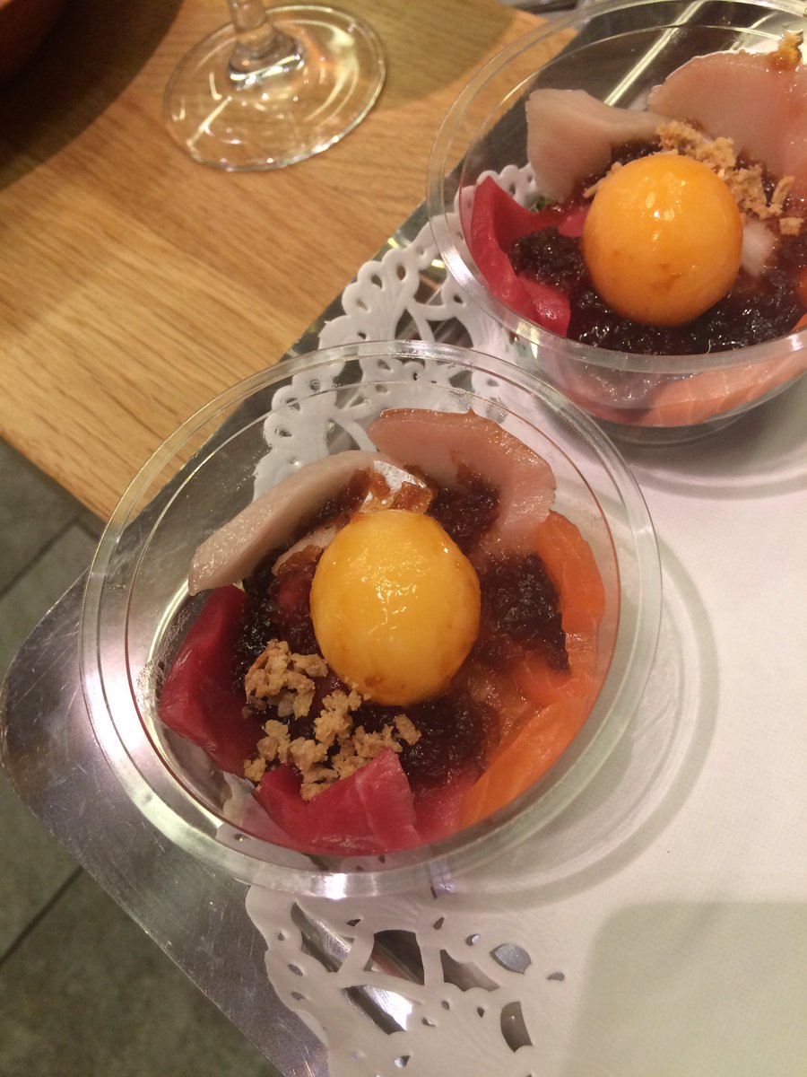 BestuurVelsen's tweet photo. @deaardappeleter Mooie première vanavond bij @HokkaiKitchen ! De 'zure' vis geeft andere kijk op #sushi ! https://t.co/9LFWhhaEZ3
