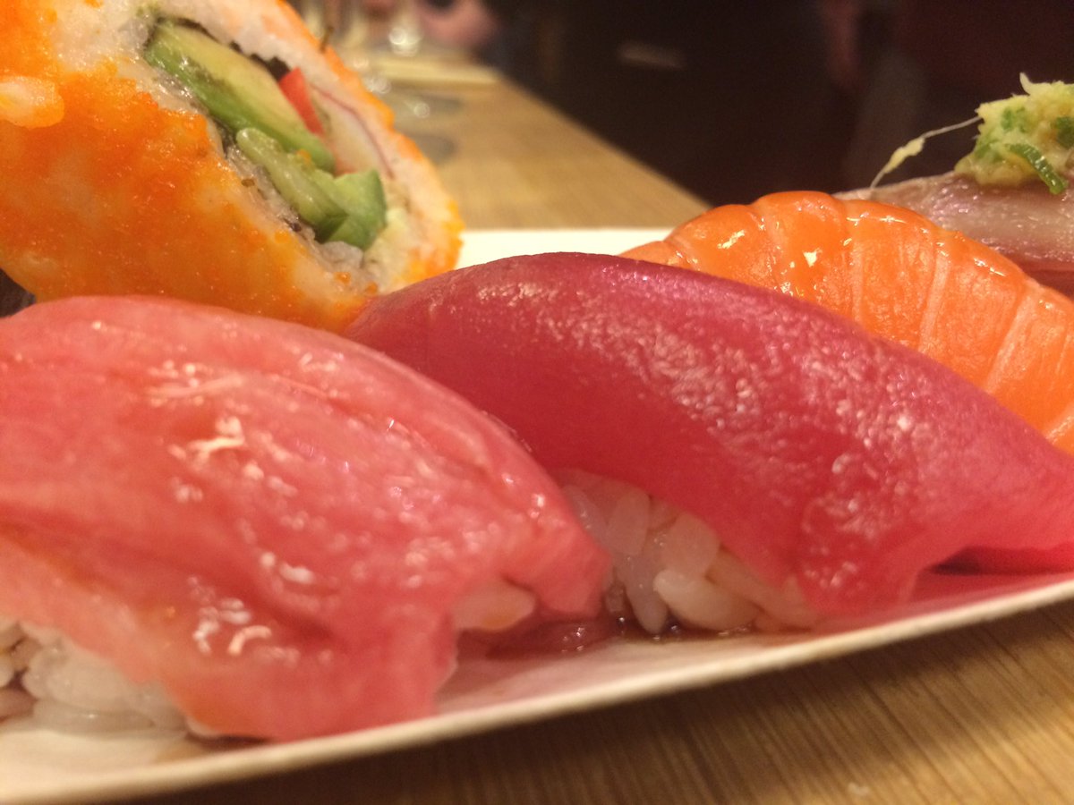 BestuurVelsen's tweet photo. @deaardappeleter Mooie première vanavond bij @HokkaiKitchen ! De 'zure' vis geeft andere kijk op #sushi ! https://t.co/9LFWhhaEZ3