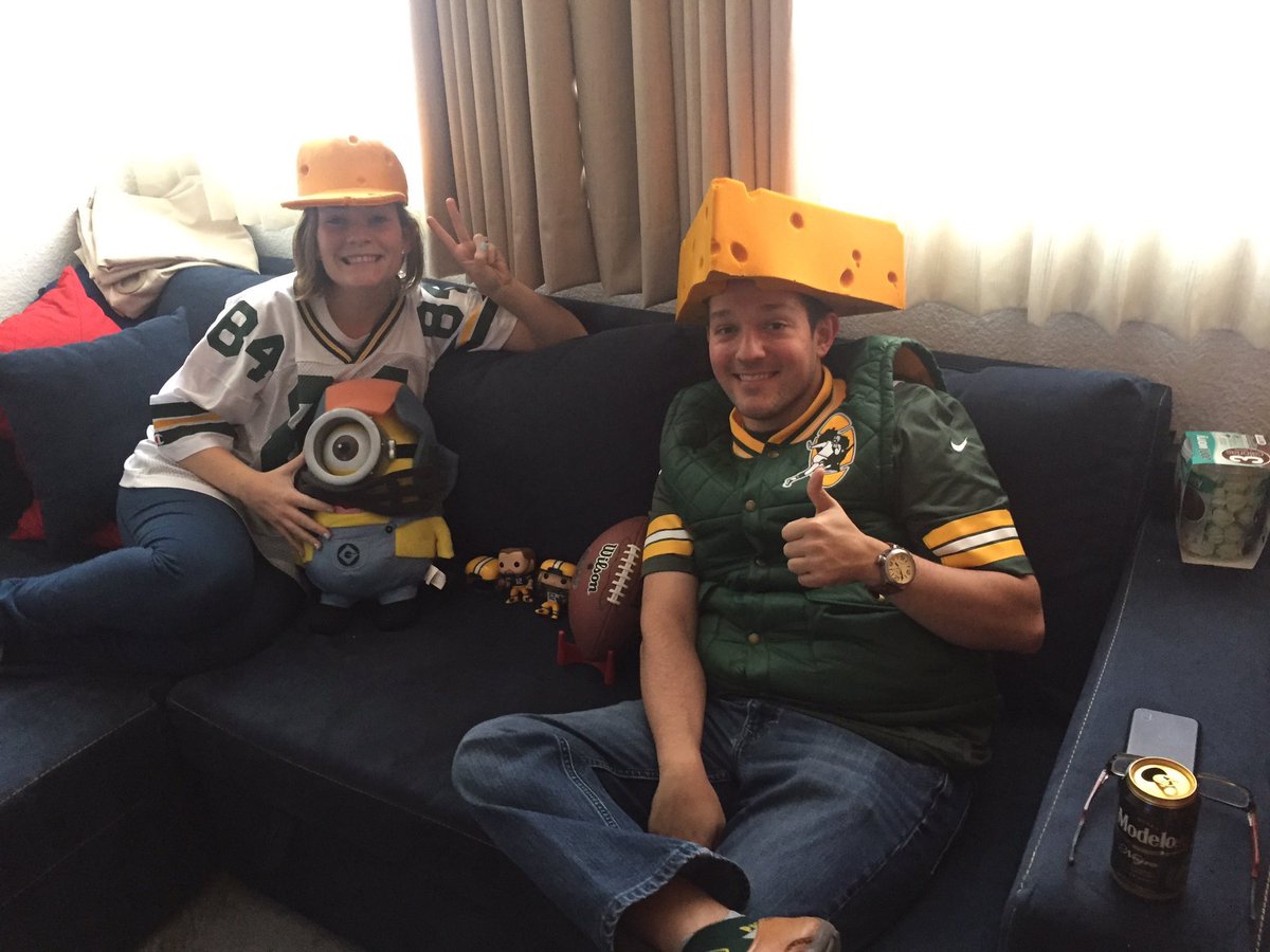 diegoicaza's tweet photo. @FOXSportsMX #NFLxFOX @mauferrari123 @isabelmere @james_mn #GoPackGo https://t.co/PJbfFA47OL