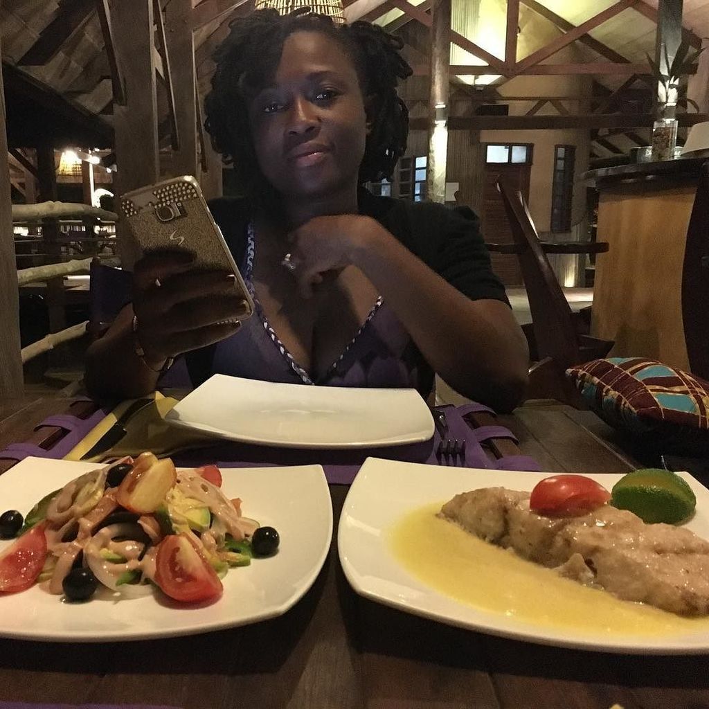 ReggieRockstone's tweet photo. PLATE SET UP LIKE TOLL BOOTH😂#loumoon! DIN DIN👌🏿 https://t.co/1nksVlZmqA