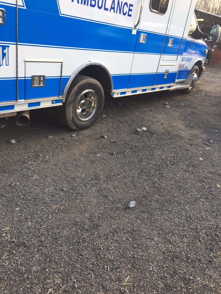 BAT_A_RAM's tweet image. Some people can't handle funerals #RIP mother carter Jan 7 2017. Your in a greater place now