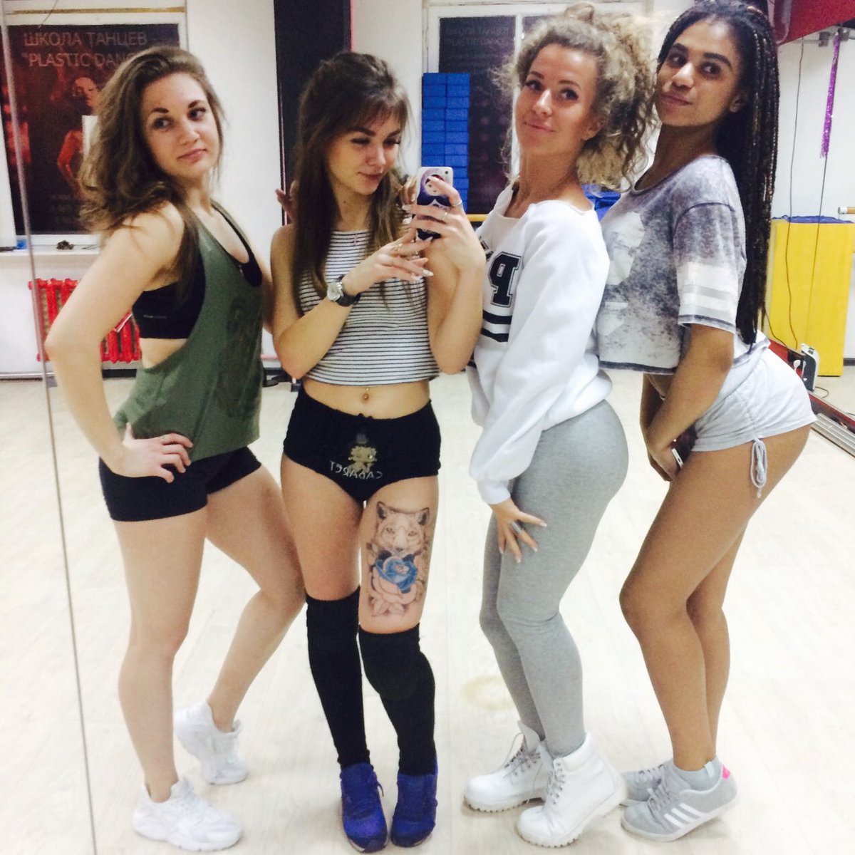 Oli4glum's tweet photo. Мое воскресенье с жопками 🍑🍑😈👋🏼💃🏼 https://t.co/BPGRoISAxW
