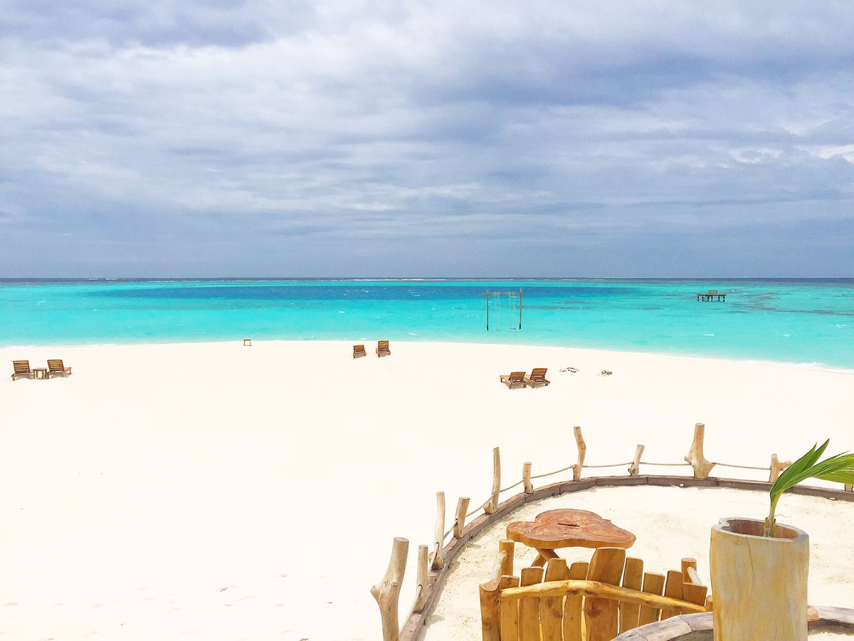 aaaVeeeParadise's tweet photo. "it's NOT a Resort, it's #Paradise ❤️️

#aaaVeee 💚💙 
The Authentic Award Winning - World Leading New Resort 2016
https://t.co/6CowhkPenD https://t.co/WKW4nvMc0p