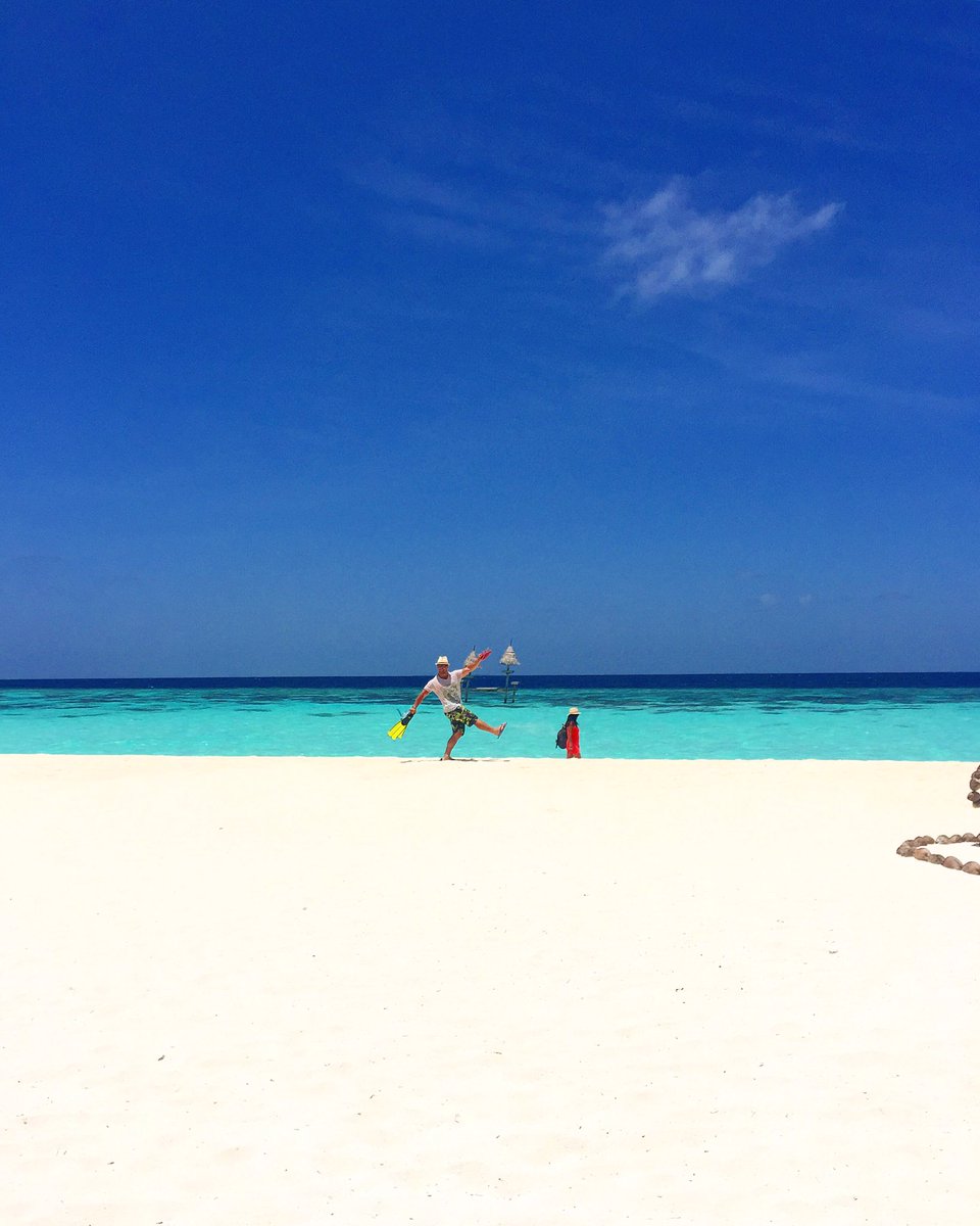 aaaVeeeParadise's tweet photo. "it's NOT a Resort, it's #Paradise ❤️️

#aaaVeee 💚💙 
The Authentic Award Winning - World Leading New Resort 2016
https://t.co/6CowhkPenD https://t.co/WKW4nvMc0p