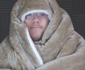 AdmiralBahroo's tweet photo. Thanks for watching today, also here is one last picture of the comfy. Retweet for eternal comfiness https://t.co/w7gtxyc0Hl