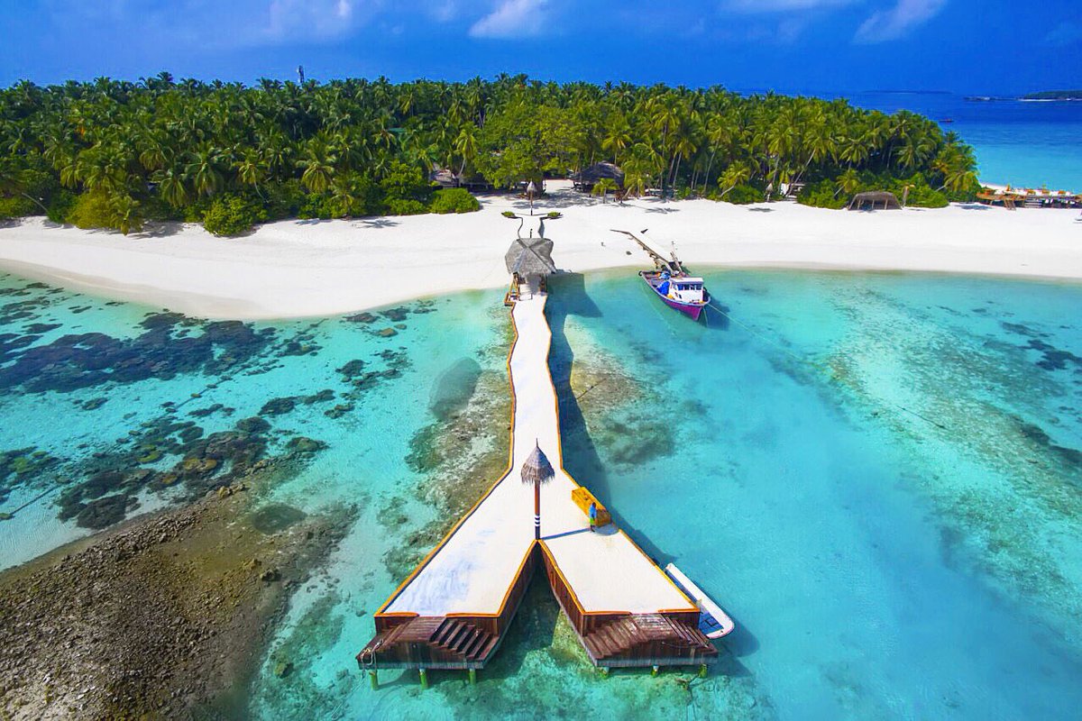 aaaVeeeParadise's tweet photo. "it's NOT a Resort, it's #Paradise ❤️️

#aaaVeee 💚💙 
The Authentic Award Winning - World Leading New Resort 2016
https://t.co/6CowhkPenD https://t.co/iEj7L1Adds