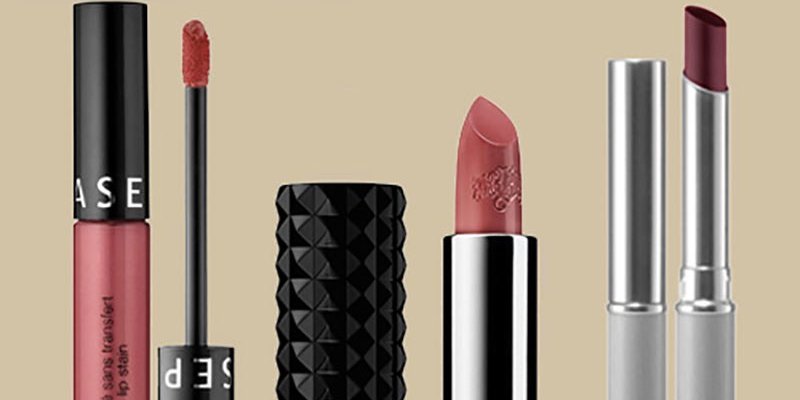 Allure_magazine's tweet photo. The 5 most universally flattering lipsticks—according to the internet: https://t.co/U1w3fuaV5G 💄 https://t.co/mI6oVF4KVh