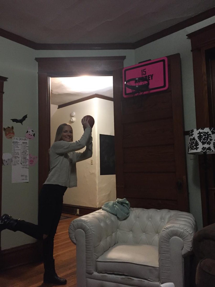 VersaHoop's tweet photo. COLLEGE HOUSE HOOP #dormify #versahoop #customized #basketball #hoops #minihoop https://t.co/4l5w53knJ0