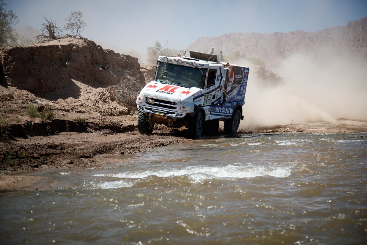 Eindstreep gehaald! Een loodzware editie met extreme omstandigheden heeft team Dakarspeed niet kunnen stoppen. Een super prestatie!