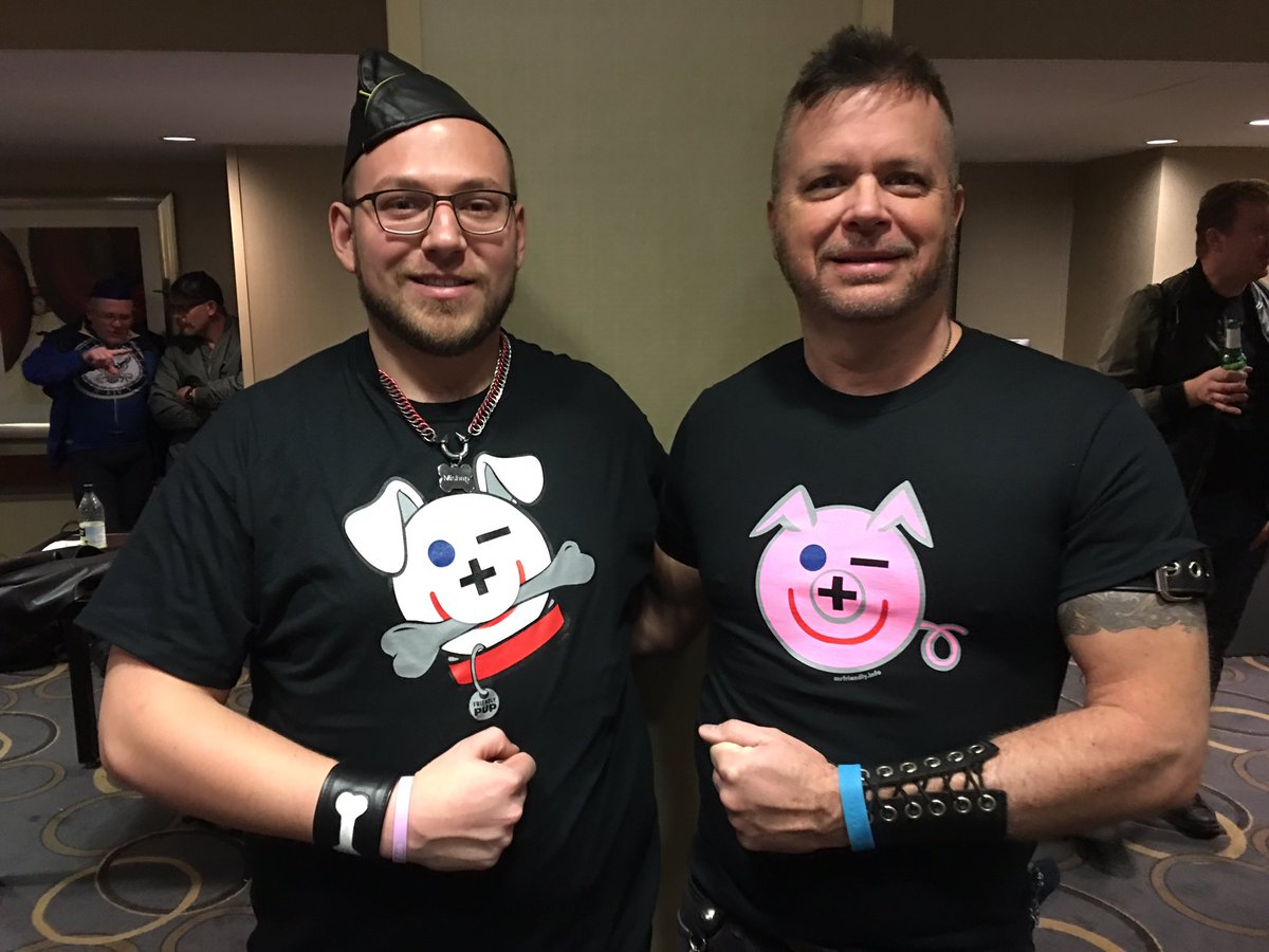 MrFriendly's tweet photo. Two friends gettin friendly at Mid Atlantic Leather @jcoireangus @tylormandragon #FriendlyPup #FriendlyPig #MAL2017 https://t.co/sJFGWqvNLA