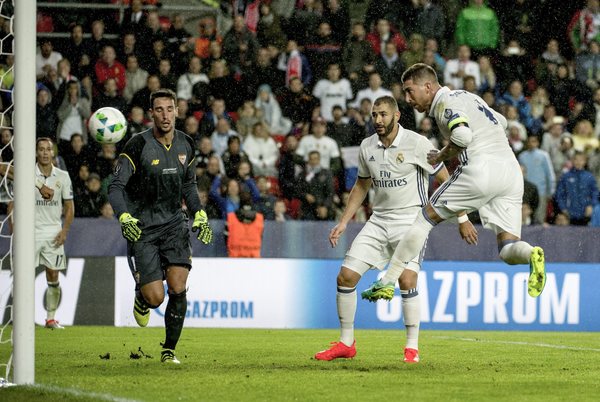 LuismaGuisado's tweet photo. .@SergioRamos ERES EL MEJOR CENTRAL DEL MUUUNDOOO!!! Y 1 gol en propia puerta no quita esto. #EternoRamos!!! 💪💪 https://t.co/FPDl0dFq50