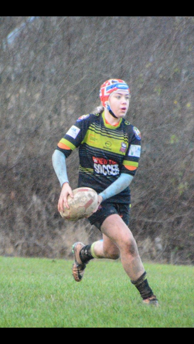 Coach_craig40's tweet photo. Flanker in union scrum half in league brought up one tough cookie proud of you mills #Duelcode #Toughnessknowsnotgender #thisgirlcan https://t.co/58IRUg3H1F