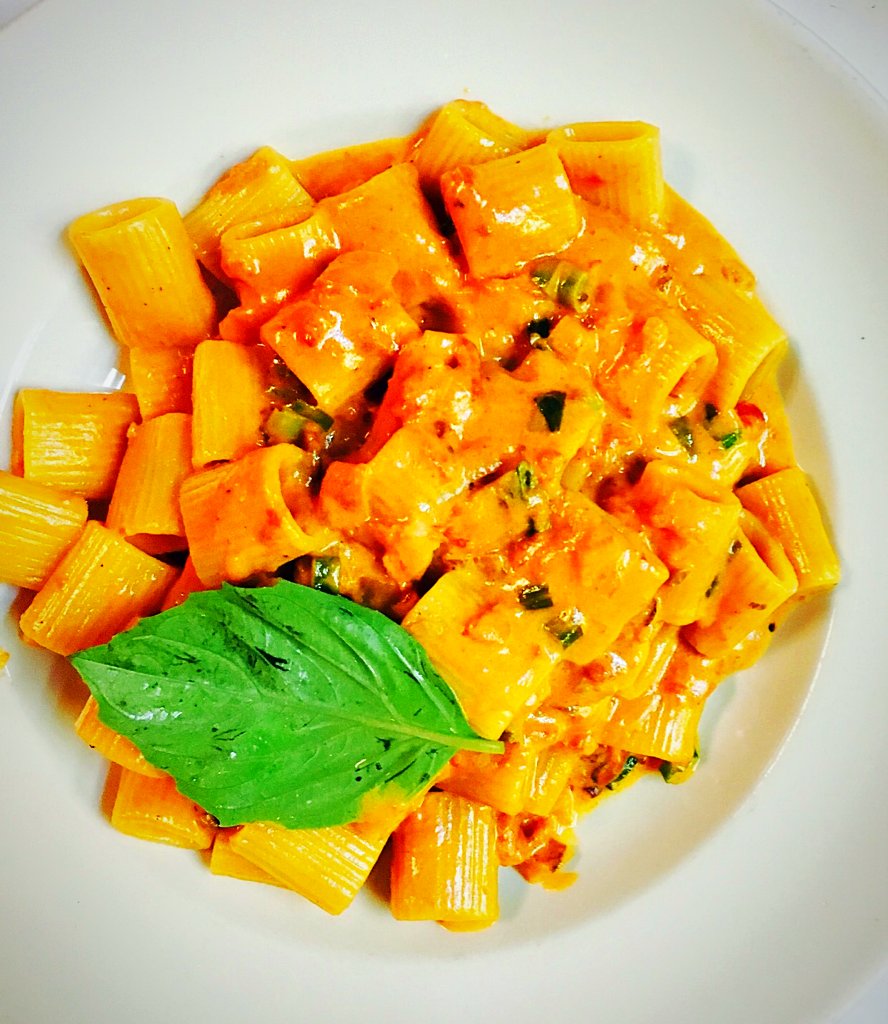 AperiTivoNYC's tweet photo. #Pasta for your #WeekendSoul 🍝🍝🍝

#Weekend #Carbs #AperiTivo #AperiTivoPizzaBar #Foodie #FoodPorn #FoodGasm #ForkYeah #F52Grams #NYC #NomNom https://t.co/JmJyyJpN5N