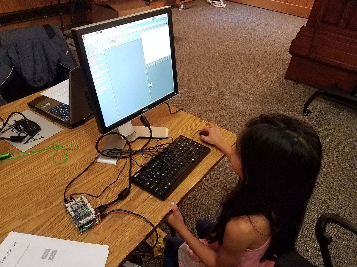 jamesgconnell's tweet image. Phoenix opening her first program on a #raspberrypi.  Thanks @CoderDojoDC!