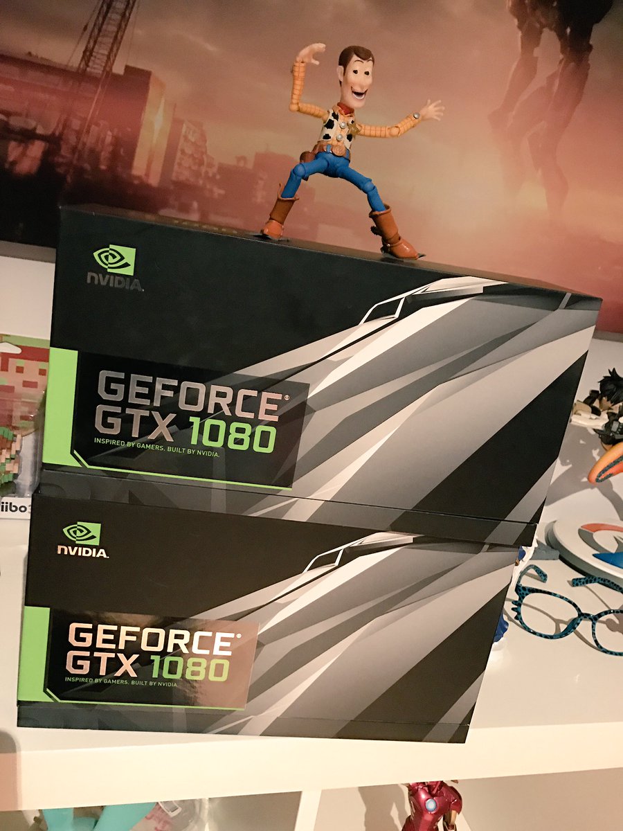 Rubiu5's tweet photo. Mis nuevos bebes. Se podrá jugar a 8k con esto? 🌝 https://t.co/aI2tJWNxj6
