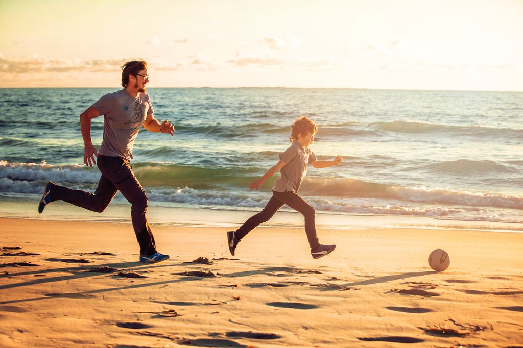 "There is no such thing as a bad kid." <a href="/StuartShanker/">Stuart Shanker & Co.</a> explains this core belief of #SelfReg on <a href="/parentfootprint/">@parentfootprint</a>! bit.ly/2iWInPP