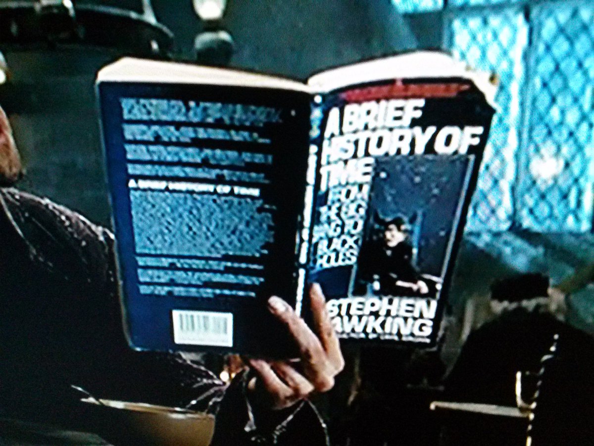 bookwormindeed's tweet photo. Binging on Harry Potter (cuz I've never seen them all): some bloke in a pub is reading S. Hawking 

my kind of movie https://t.co/mdDvQn26na