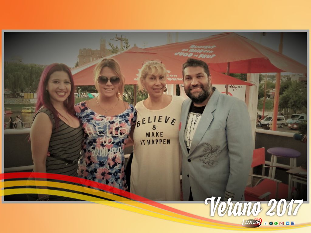 ¡Gracias! Naty y Fer de "Locas de Humor". 91.1 MHz o radioluxor.com.ar l App en Play Store de. #FMLuxor #Verano2017 #LuxorDeVerano