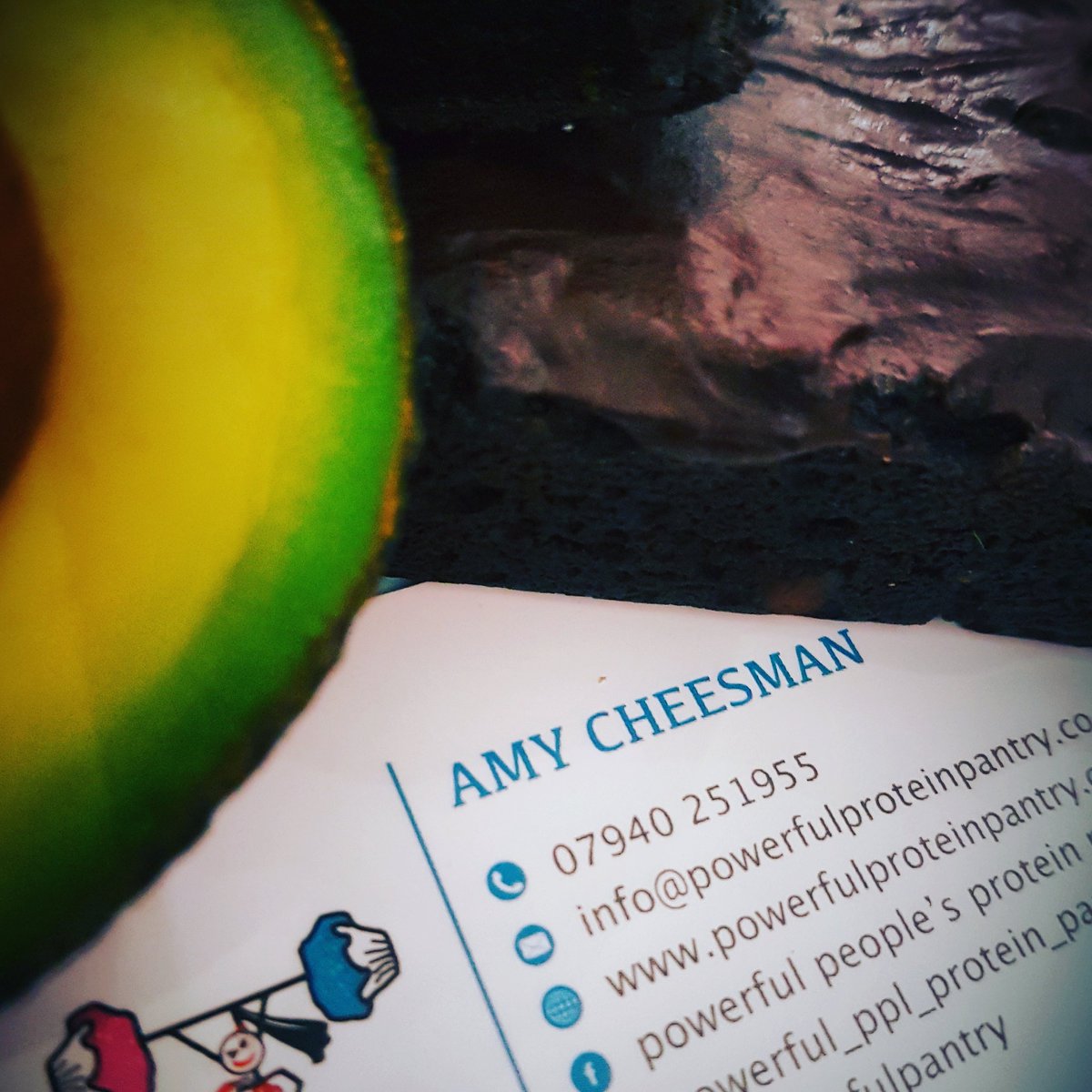 powerfulpantry's tweet image. Personal Training, blogging and finished my day just now with this beauty of a vegan avocado brownie. #guiltfree #proteintreats #vegan