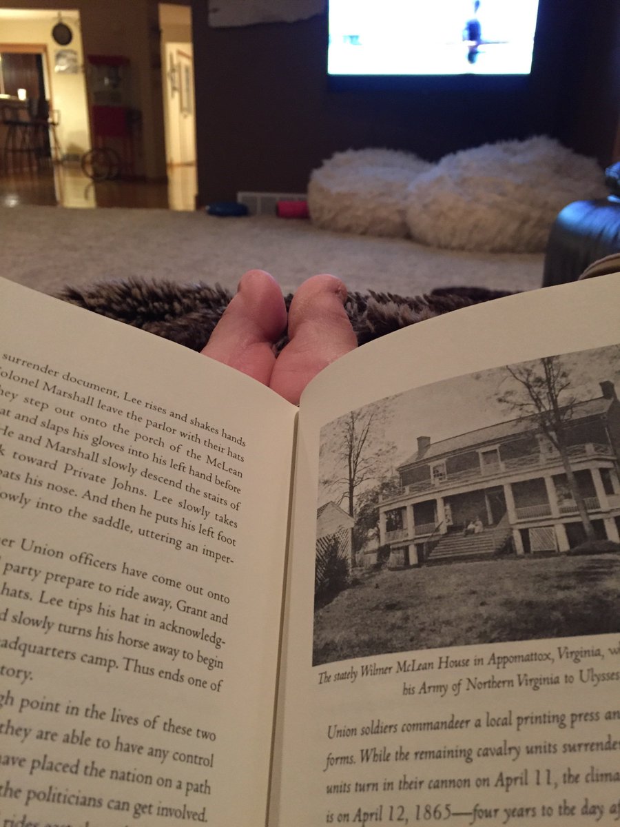 kimberlyrie7's tweet photo. Tryin' to watch the game but can't miss what happened at Appomattox in 1865. #fieldsofhonor #nerdproblems https://t.co/BhIzhCcnJe