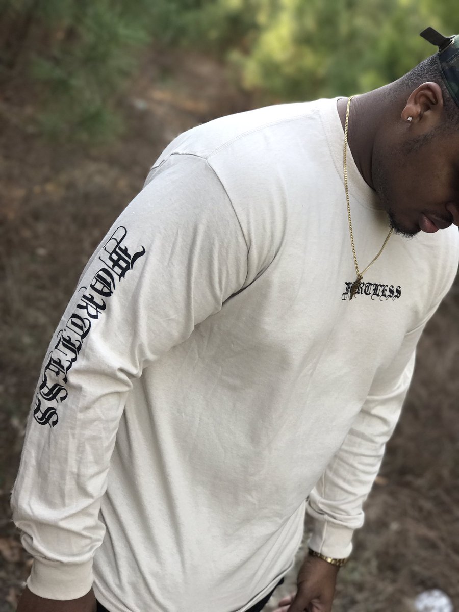 FFORTLESSco's tweet photo. Spring/Summer FF '17 😏🔥 https://t.co/MLp3CSnIdr