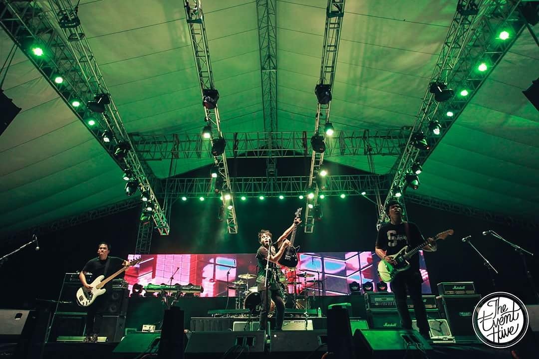 VinceRalzyn's tweet photo. Hey! I just wanna say thank you so much to everyone who came over to the shows we played in over the Sinulog weekend! 

@DropDecayPH https://t.co/B49MMGWb5X