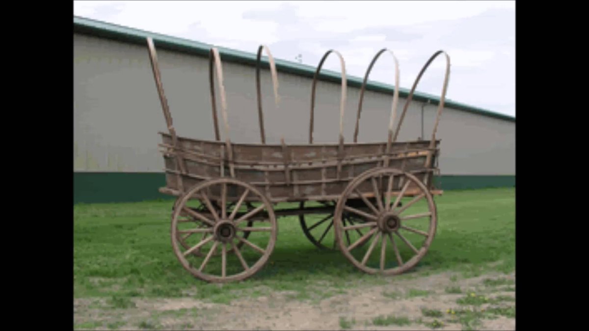 PhillyFanLife's tweet photo. Cowboys bandwagon yesterday vs. Cowboys bandwagon right now. https://t.co/j6cHDLR3bW