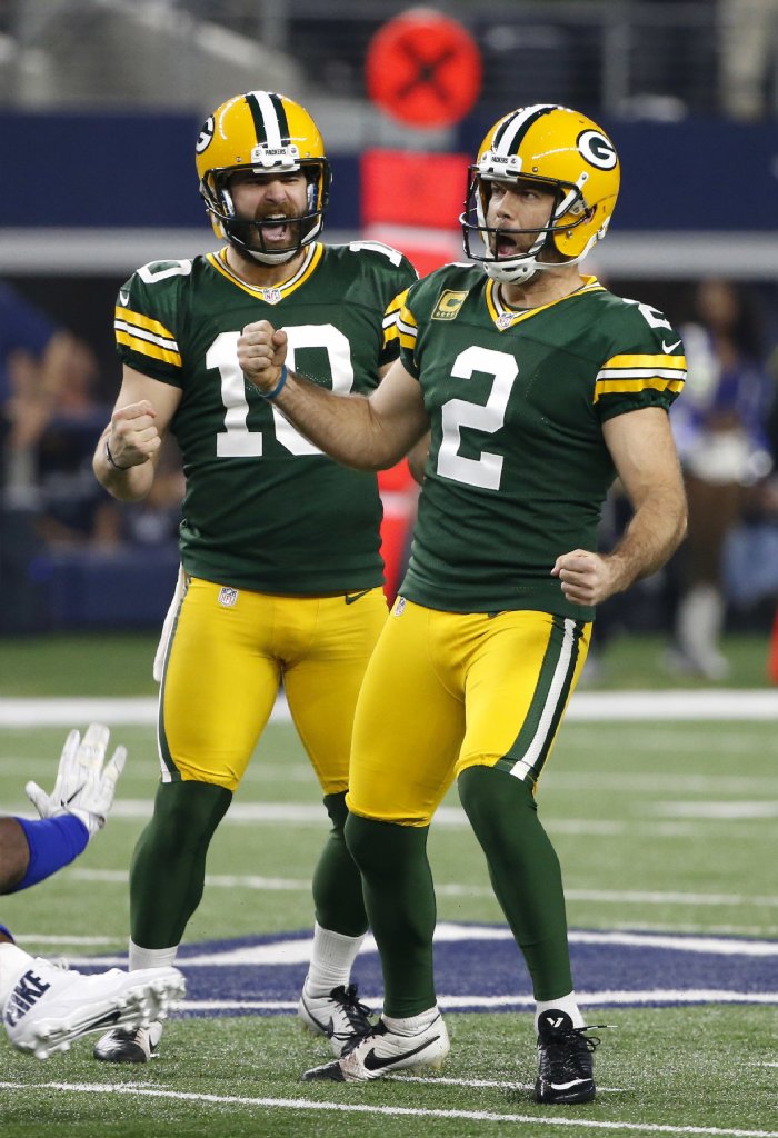 latimes's tweet photo. Green Bay Packers defeat Dallas Cowboys 34-31 https://t.co/steuEz2LO4
