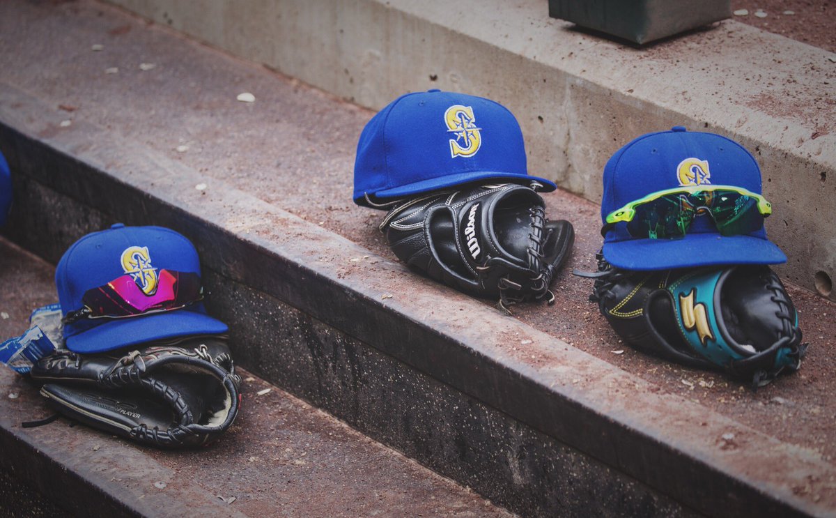 Mariners's tweet photo. Today is #NationalHatDay, so let's get you a new one. RT for a chance to win your choice of one of our on-field caps. https://t.co/Ve7U32I3vM