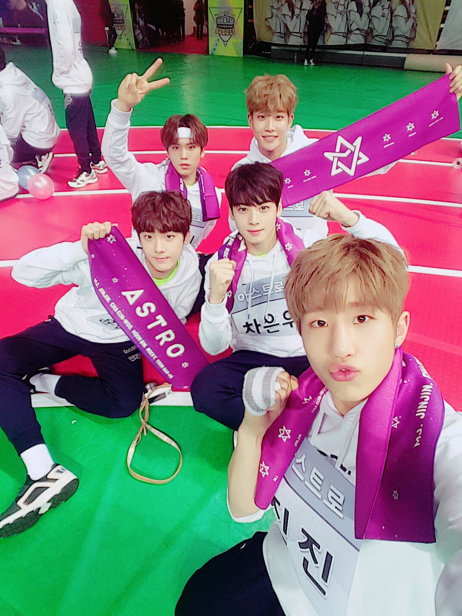 offclASTRO's tweet photo. 빈아 달리기 파이팅해♡!!! 
1등도 좋지만!! 다치지않게 하구왕♡ 이따보자~^^*
#아스트로 #아로하 #빈아 #달려라!! #파이팅 https://t.co/uY03XRMGUq