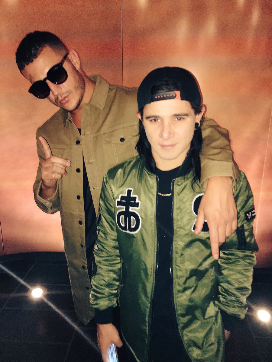 Happy birthday to @skrillex one time https://t.co/v8zK2nuNbm