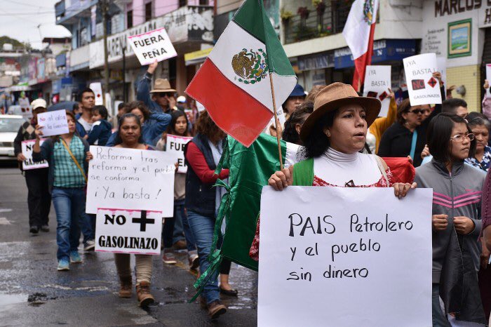 egomezislas's tweet photo. #Veracruz no fue la excepción. Miles contra #Gasolinazo. No creen en gobernador @yoconyunes. #SomosSecta100tifika suma adeptos en el Estado https://t.co/BFE1HZ8Q3L