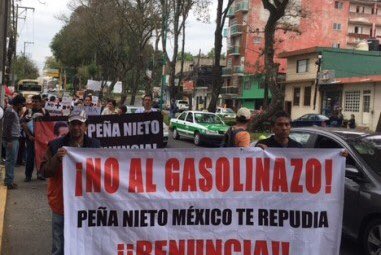 egomezislas's tweet photo. #Veracruz no fue la excepción. Miles contra #Gasolinazo. No creen en gobernador @yoconyunes. #SomosSecta100tifika suma adeptos en el Estado https://t.co/BFE1HZ8Q3L