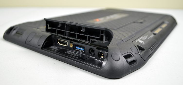 XploreRuggedPC's tweet photo. #Ruggedtablets don't have to be "tanks". And the new XSLATE R12 #2in1 can be every PC you need says @tabletpcreview: https://t.co/08Jgw4ztEx https://t.co/enVx8dXGvN