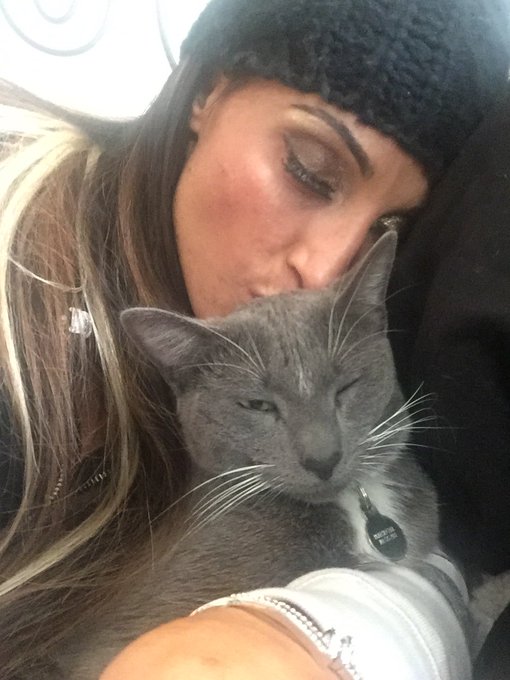 An amazing thing happened last night... I got my little cat Dusty back!!! Someone called and said they