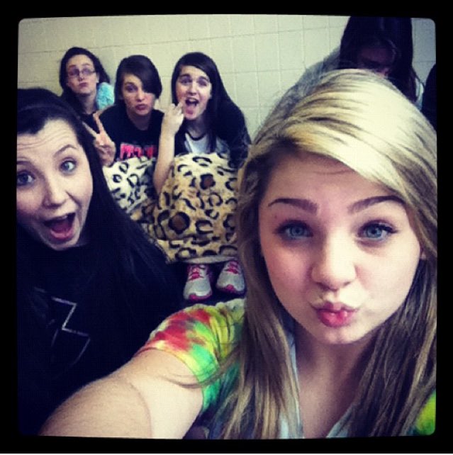 syd__mcc's tweet photo. HB @KenzieSherry ๐๐พ miss having rap battles with you #pressedham https://t.co/7HI5SkFqO7