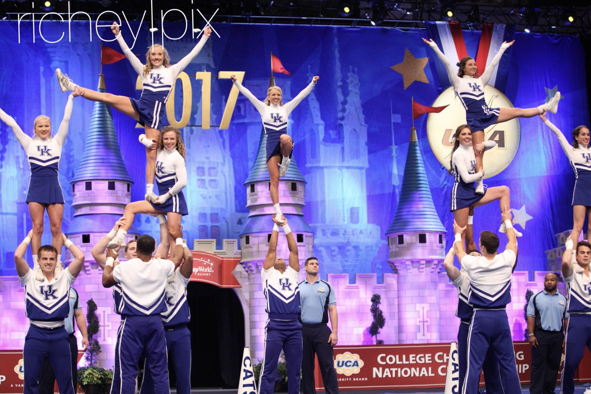 richeypix's tweet photo. KENTUCKY💙🙌🏽 #ucacollegenationals @KentuckyCheer https://t.co/xuiJZFs0fS