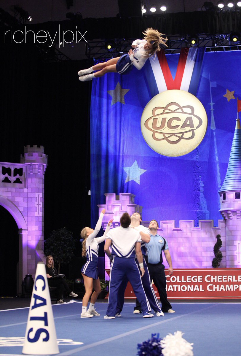 richeypix's tweet photo. KENTUCKY💙🙌🏽 #ucacollegenationals @KentuckyCheer https://t.co/xuiJZFs0fS