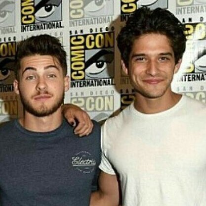 dixondefense's tweet image. #werespectyoutyler #werespectyoucody when will people learn privacy? This is so rude and childish.